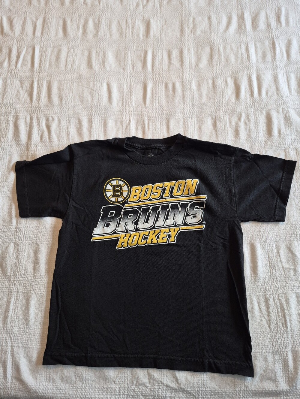 Boston Bruins boys Medium 10/12 black short sleeve shirt GUC